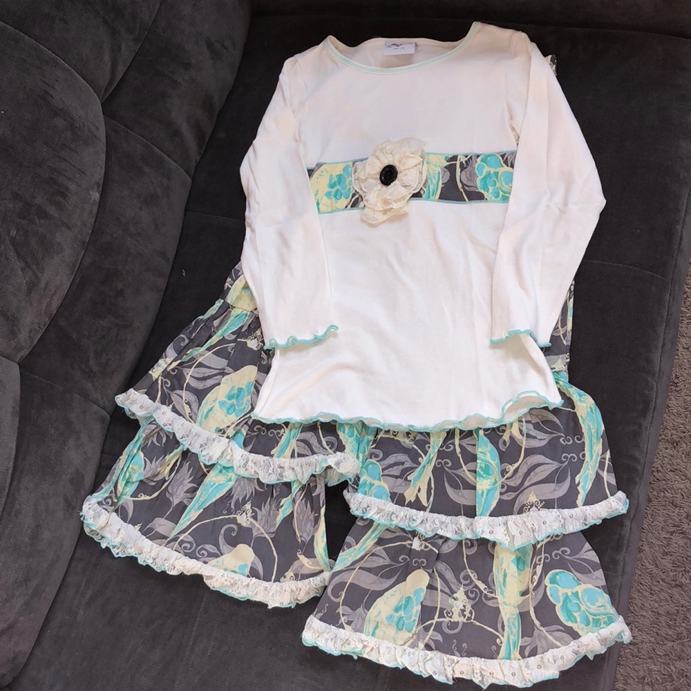 Boutique matching outfit size 7/8.